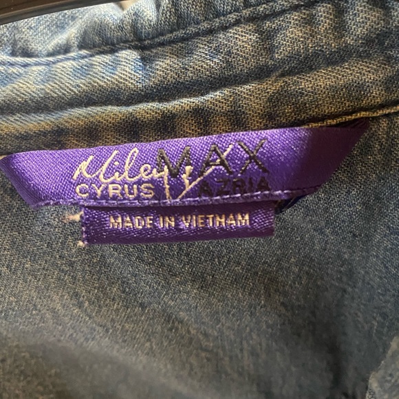 Miley Cyrus & Max Azria jean jacket - Picture 3 of 4